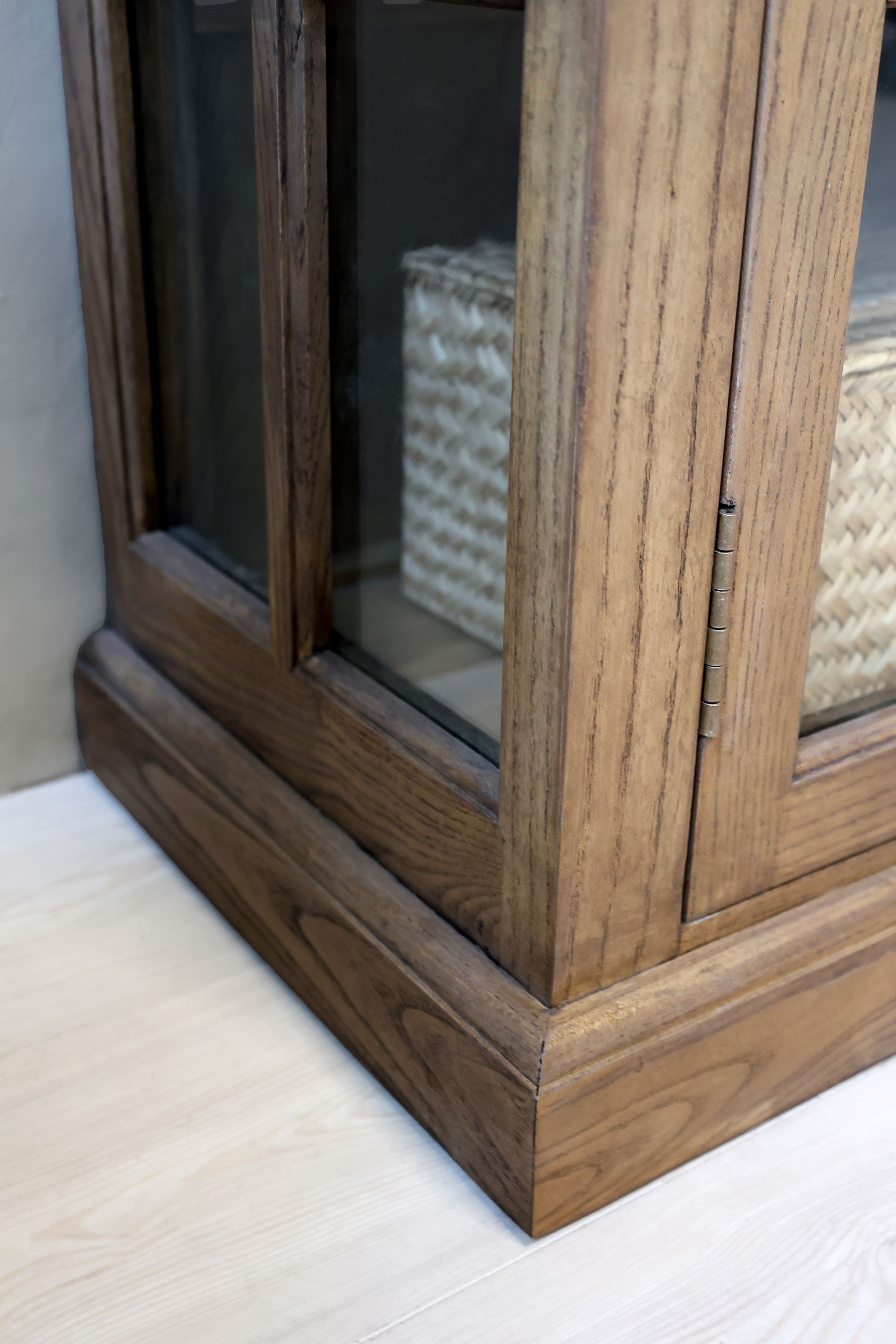 Vaisselier 4 portes et tablettes