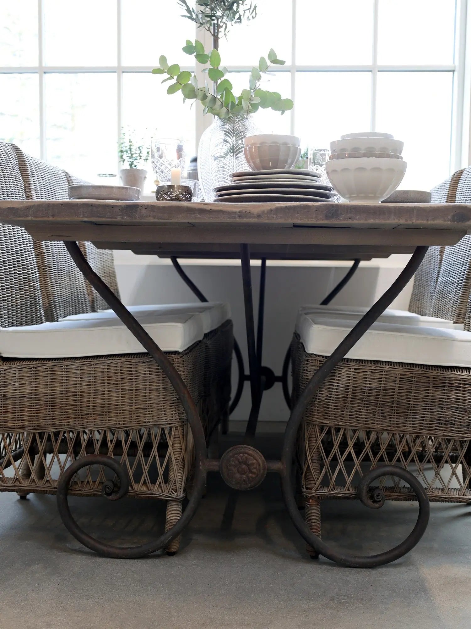 Léonie - Ancienne table française Chic Antique