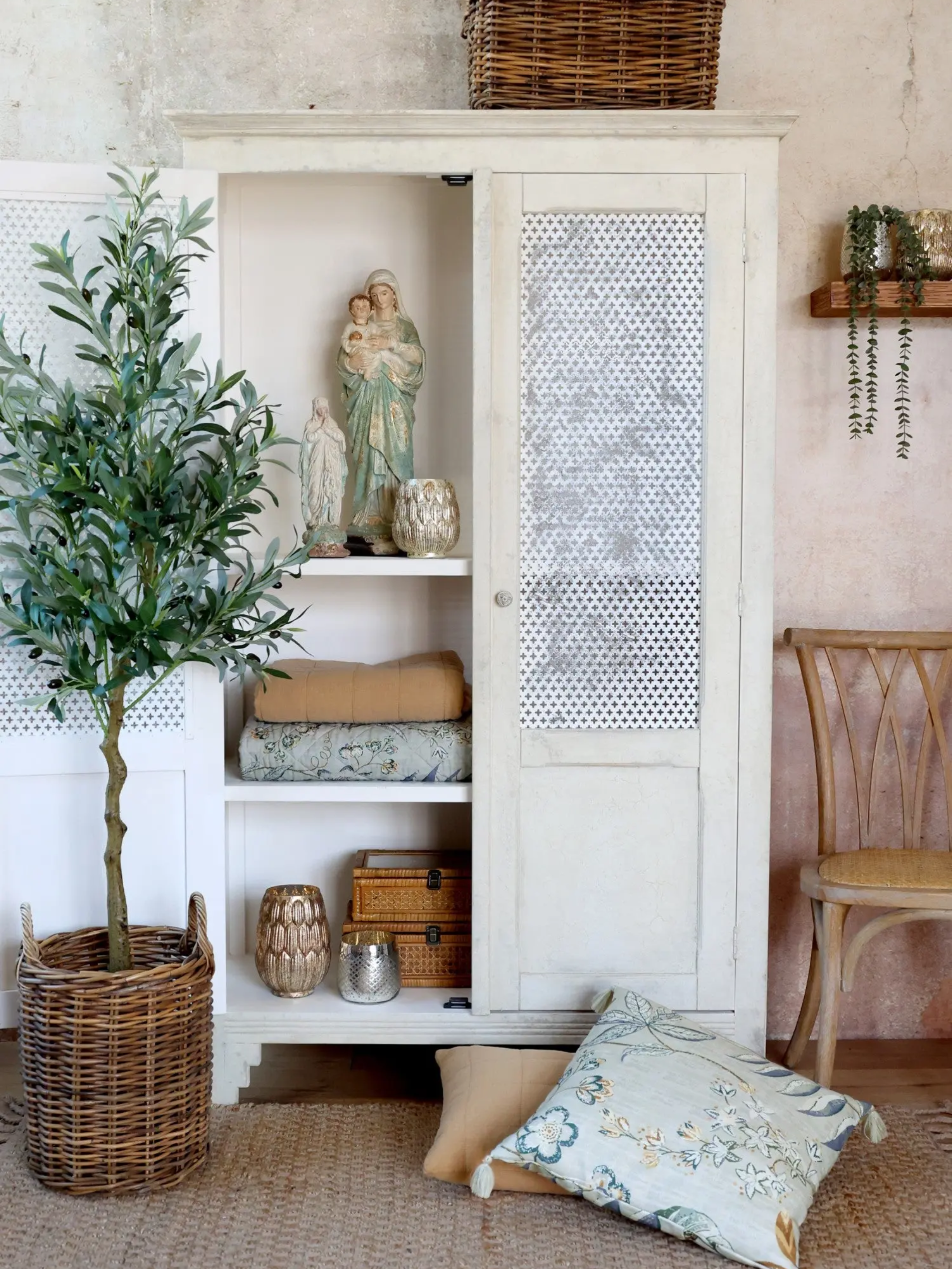 Ancienne armoire française