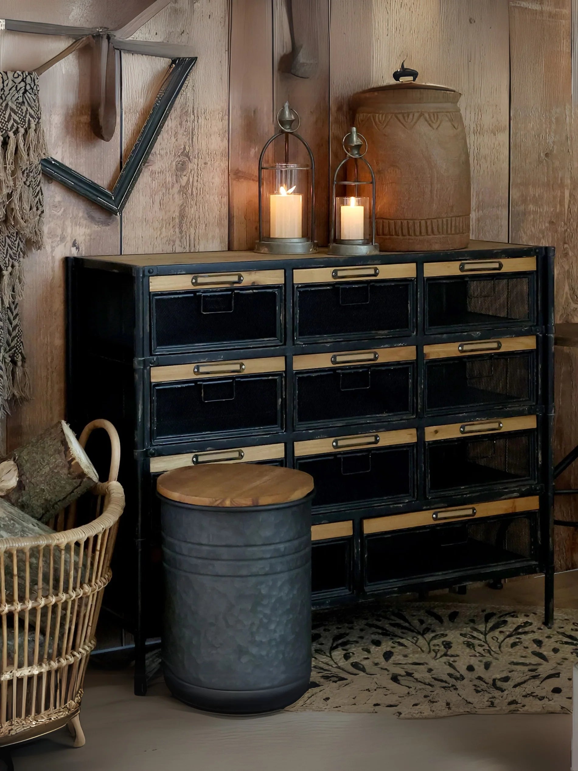 Table d'appoint en bois recyclé patiné