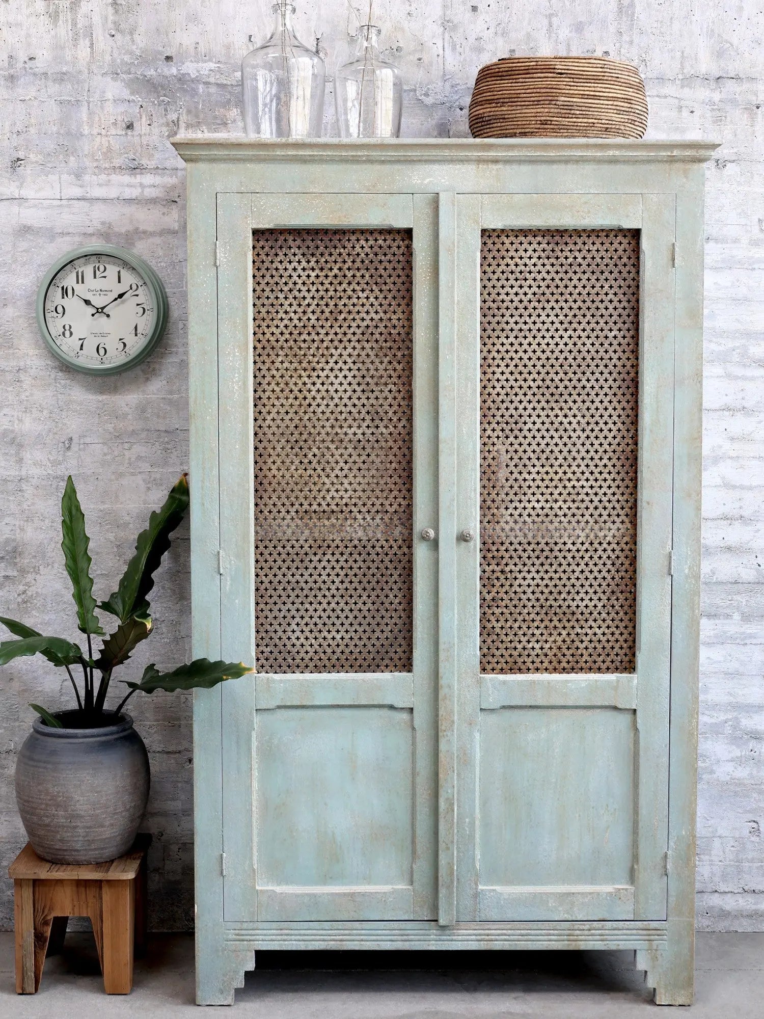 Victoire - Armoire ancienne Chic Antique